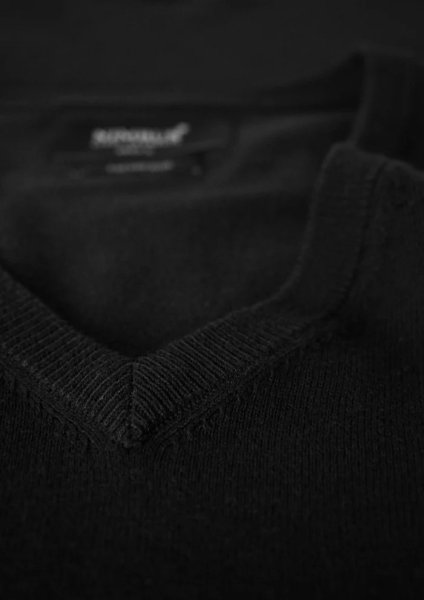Zoom bild av Brighton stickad v-neck
